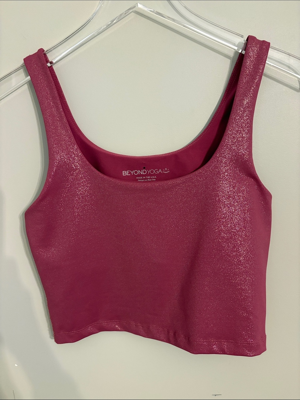 Beyond Yoga Keep It Simple Alloy Cropped Tank in Desert Berry Shimmer